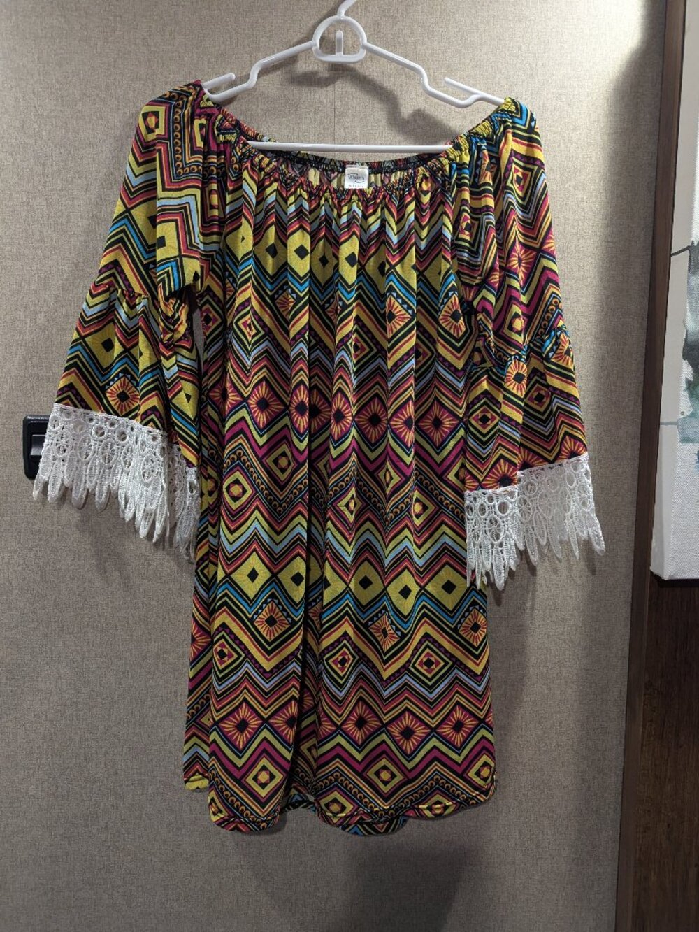 WinWin Multicolor Geometric Lace Tunic Top | L-XL | Boho | Off Shoulder